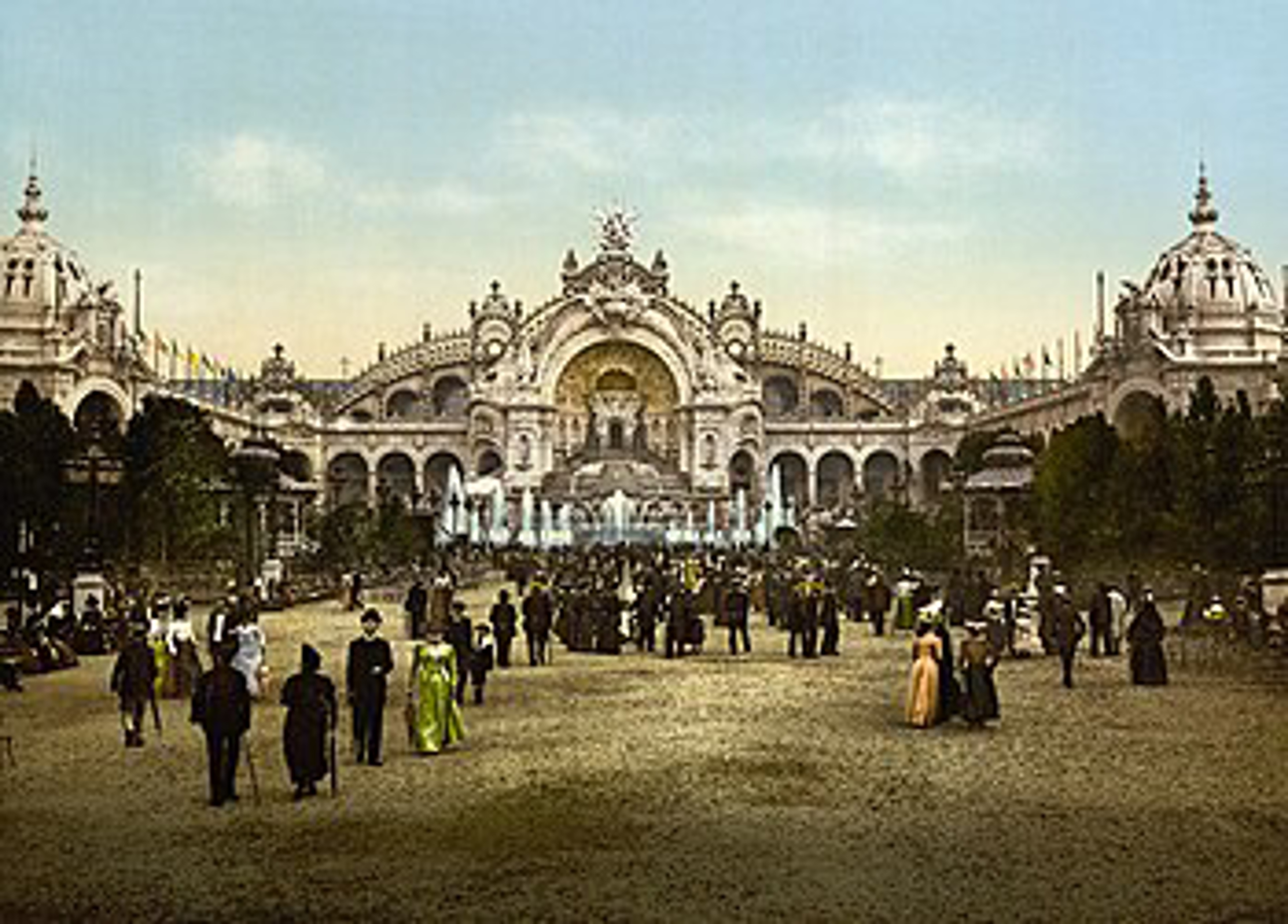 1900 Le Chateau D'eau And Plaza, Exposition Universal, 1900, Paris, France